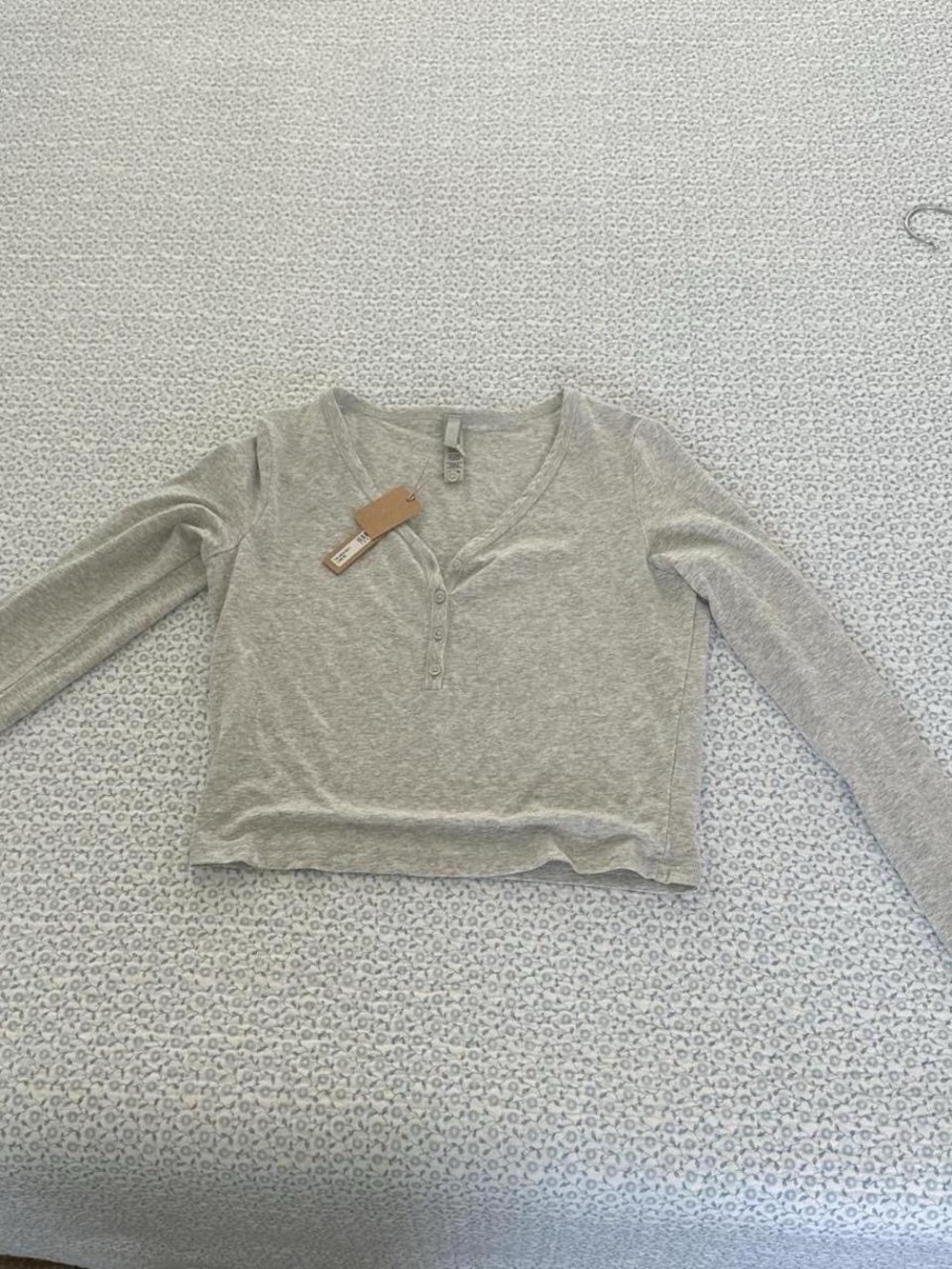 SKIMS Light Gray Long-Sleeve Crop Henley